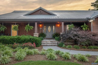 Exceptional waterfront retreat in the Big Nose area of Weiss - photo 2