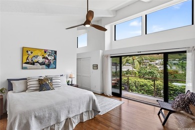 Beyond a private gated entrance, this exceptional contemporary - photo 11