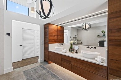 Beyond a private gated entrance, this exceptional contemporary - photo 13