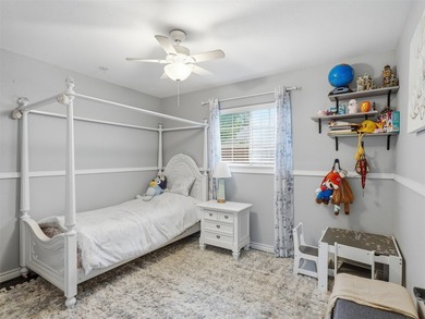 Stunning, move-in-ready 3-bedroom, 2-bath home in Lake Worth - photo 13