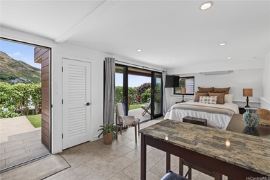 Beyond a private gated entrance, this exceptional contemporary - photo 23