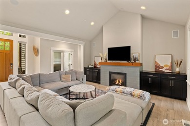 In the heart of Suncadia Resort, this beautifully designed 3-bed - photo 6