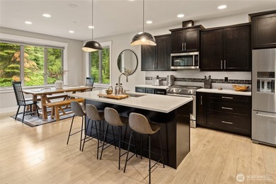 In the heart of Suncadia Resort, this beautifully designed 3-bed - photo 8
