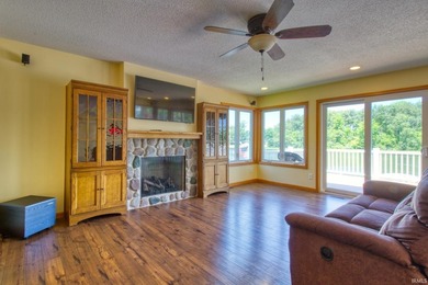 Experience the best of all-sports lake living with this - photo 9