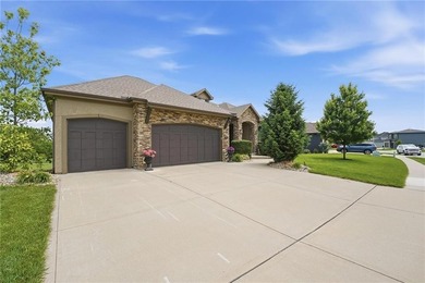 Great opportunity for a gorgeous home sitting right behind the - photo 5