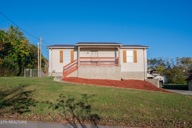 Melton Hill Lake Home Sale Pending in Clinton Tennessee