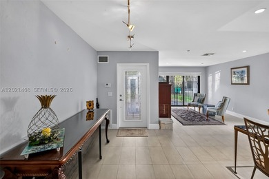 Spectacular corner townhouse in a natural setting, not to be - photo 3