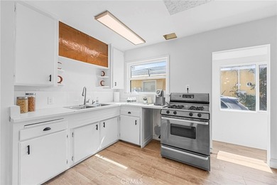 Opportunity meets location in the heart of Torrance! This - photo 8