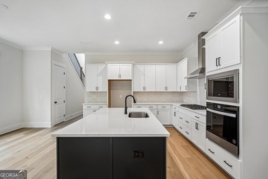 The Manor plan built by Peachtree Residential. Quick Move-in! - photo 8