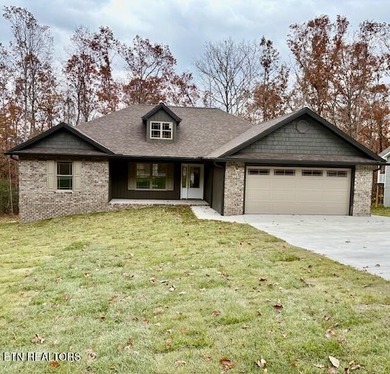 Lake Sherwood Home Sale Pending in Crossville Tennessee