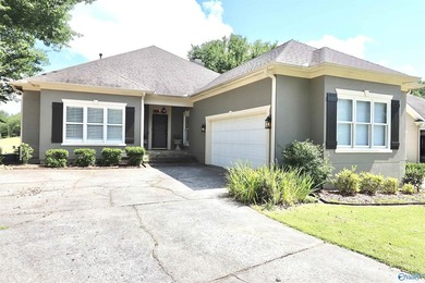 Beautifully maintained patio home located in the gated golf - photo 5