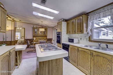 Back on the market, at no fault of seller. Set on a quiet - photo 12