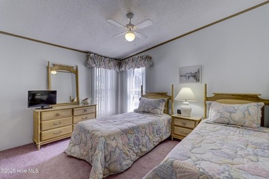 Back on the market, at no fault of seller. Set on a quiet - photo 18
