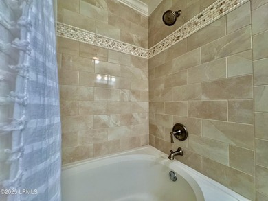 Beautiful Penthouse Villa, fully furnished and Just Painted! - photo 20