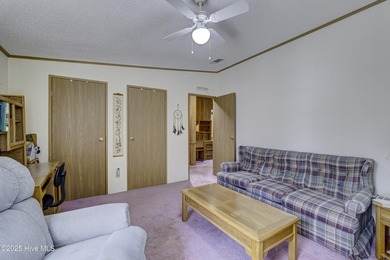 Back on the market, at no fault of seller. Set on a quiet - photo 21