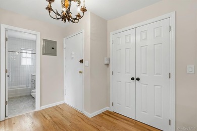 Welcome home to this beautifully renovated top-floor, walkup - photo 5