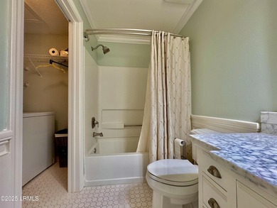 Beautiful Penthouse Villa, fully furnished and Just Painted! - photo 30