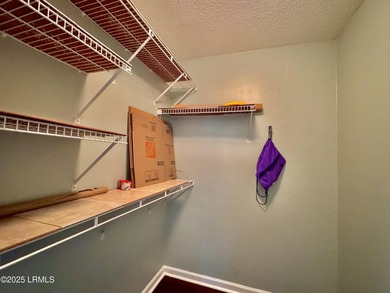 Beautiful Penthouse Villa, fully furnished and Just Painted! - photo 36