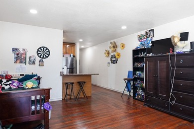 Renovated duplex with both units tenant-occupied, Each unit - photo 4