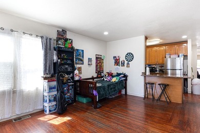 Renovated duplex with both units tenant-occupied, Each unit - photo 5