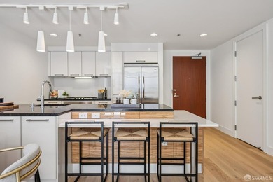 BLU 2 bedroom unit with a HUGE approx. 400 square foot private - photo 13