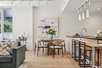 BLU 2 bedroom unit with a HUGE approx. 400 square foot private - photo 15