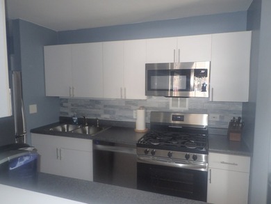 Welcome to this private comfy, corner, convenient condo located - photo 17