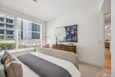 BLU 2 bedroom unit with a HUGE approx. 400 square foot private - photo 25