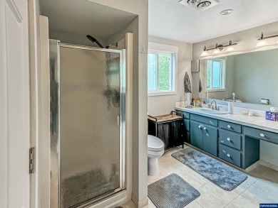 Move in ready, schedule your showing today. Discover the perfect