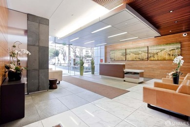 BLU 2 bedroom unit with a HUGE approx. 400 square foot private - photo 42