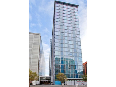 BLU 2 bedroom unit with a HUGE approx. 400 square foot private - photo 47