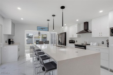 Caloosahatchee River Home For Sale in Fort Myers Florida