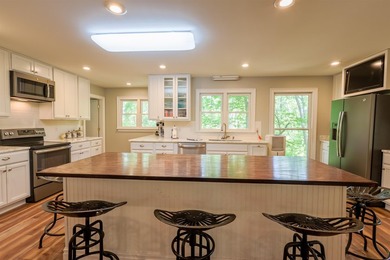 Water-view Pickwick Lake retreat in Counce, TN! This beautifully - photo 10