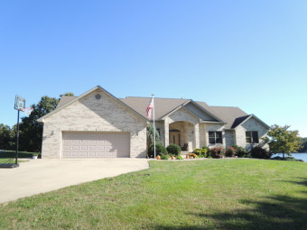 7 Willow Circle Dr
Greenville, IL - Lake Home For Sale in Greenville, Illinois