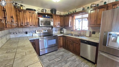 Welcome to your private slice of Colorado country living. This 3 - photo 4