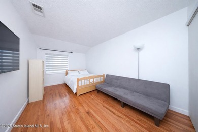 Excellent condition 2 Bedroom 3 Bathroom townhouse. Level 1: - photo 14