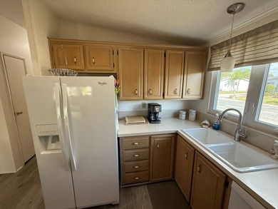 This well cared for 2-bedroom, 2-bathroom Palm Harbor home is - photo 17
