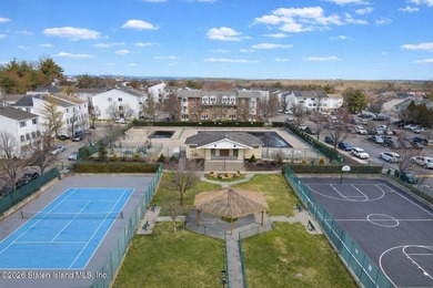 Excellent condition 2 Bedroom 3 Bathroom townhouse. Level 1: - photo 17