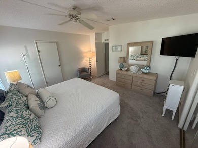 This well cared for 2-bedroom, 2-bathroom Palm Harbor home is - photo 26