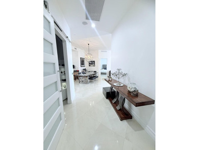 PH at Trump Tower III, Sunny Isles Beach, 2 bedrooms + den / 3 - photo 3