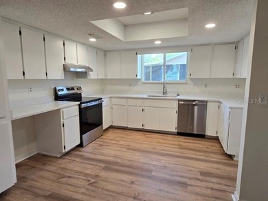 Welcome to Oak Run a 55+ Gated Active community with plenty of - photo 8