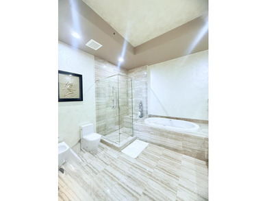PH at Trump Tower III, Sunny Isles Beach, 2 bedrooms + den / 3 - photo 10