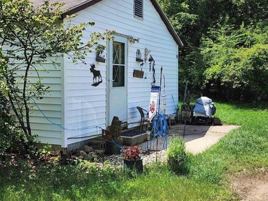 Stratton Lake Home For Sale in Waupaca Wisconsin