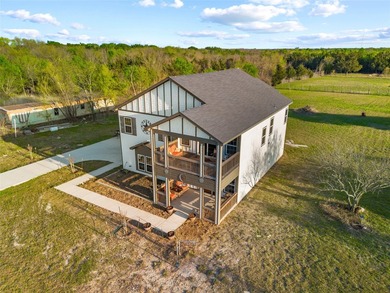 This 2020 modern farmhouse on 2.9 unrestricted acres in Quinlan - photo 3