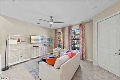 Charming, turnkey furnished Santa Anna townhome situated on a - photo 3