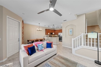 Charming, turnkey furnished Santa Anna townhome situated on a - photo 5