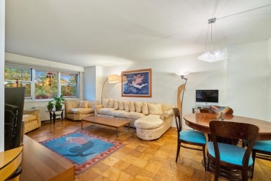 Discover a true commuter's dream in this meticulously maintained