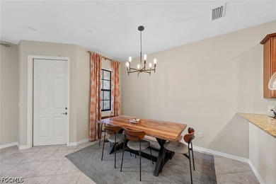 Charming, turnkey furnished Santa Anna townhome situated on a - photo 7