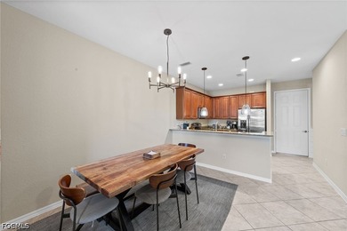 Charming, turnkey furnished Santa Anna townhome situated on a - photo 8