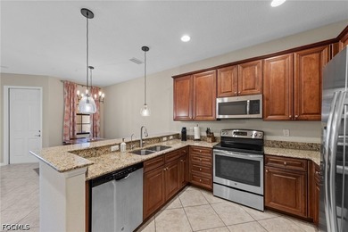 Charming, turnkey furnished Santa Anna townhome situated on a - photo 10
